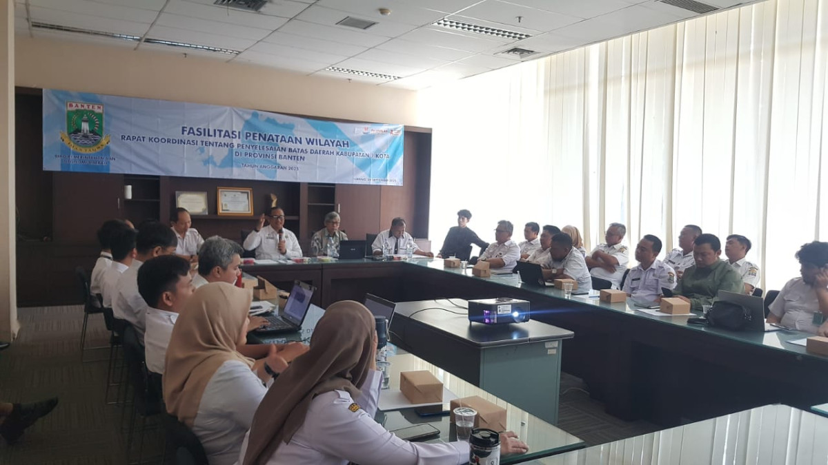 Kepala Biro Pemotda Membuka Acara Rakor Penyelesaian Batas Daerah Kab/Kota di Provinsi Banten