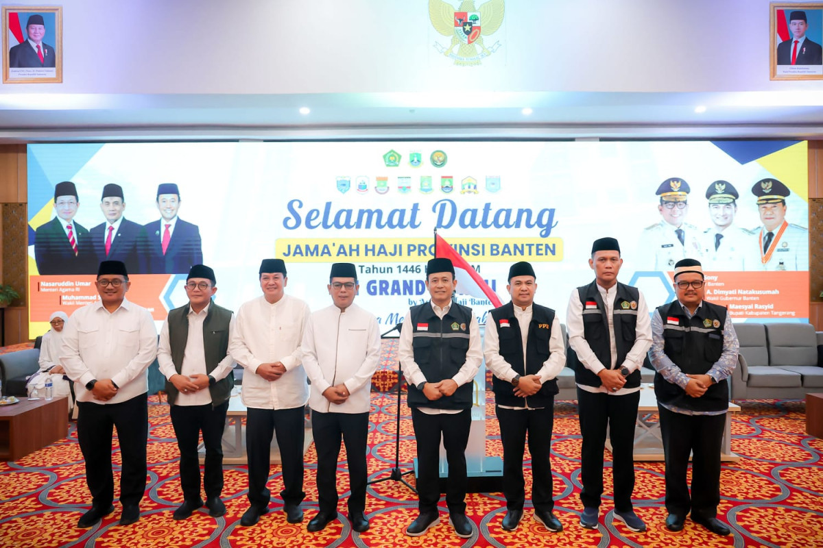 Gubernur Banten Andra Soni Sambut Kedatangan Jamaah Haji Kloter JKG 21 Kabupaten Tangerang