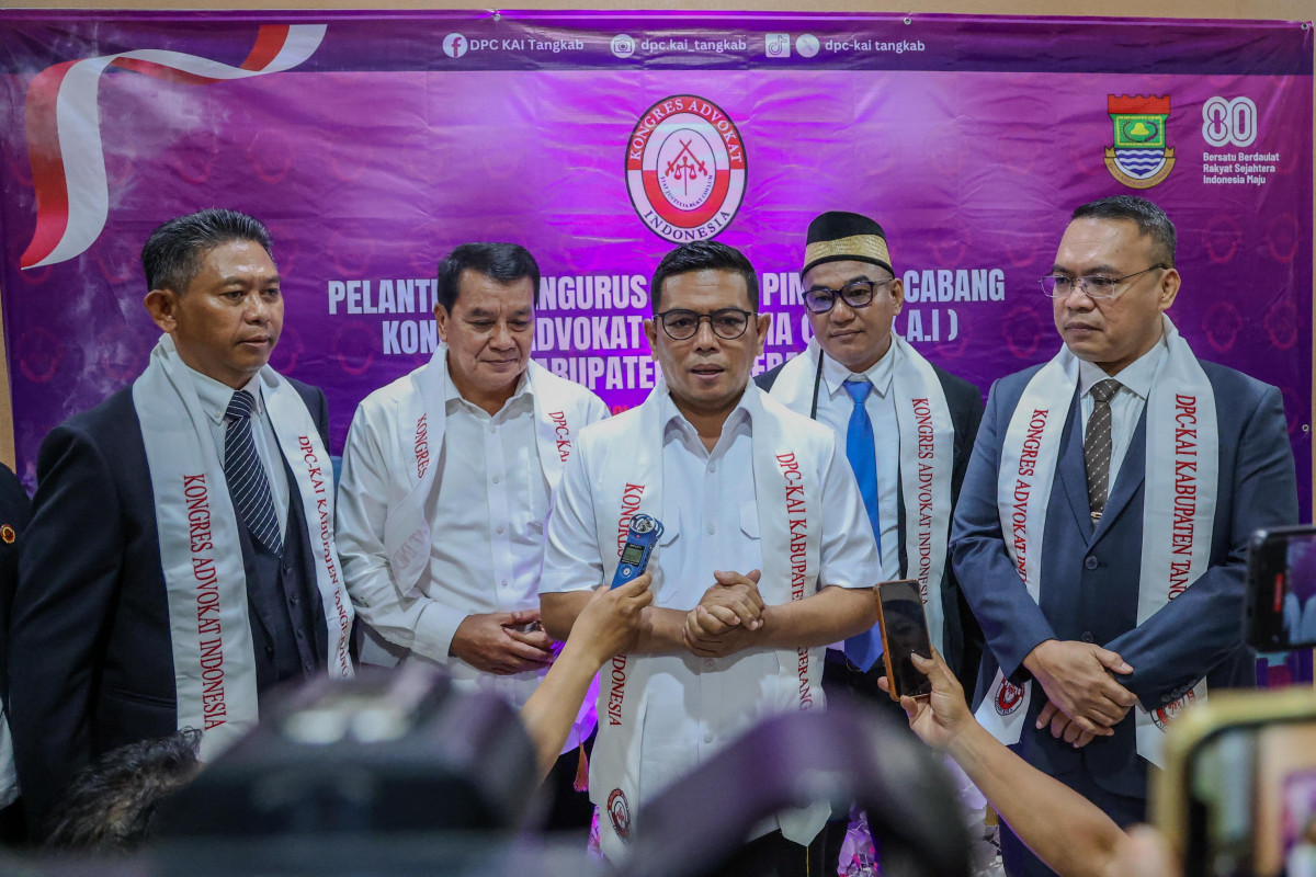 Dihadapan Advokat, Gubernur Banten Andra Soni Paparkan Program Sekolah Gratis