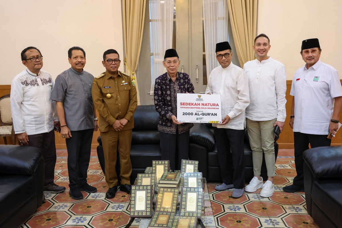 Gubernur Banten Andra Soni Saksikan Penyerahan Bantuan 2000 Al-Qur’an
