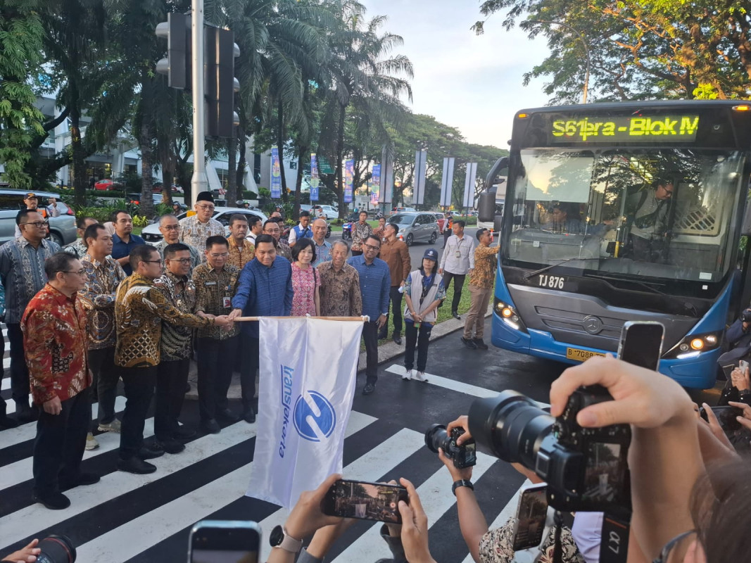 Gubernur Banten Andra Soni Lepas Keberangkatan Perdana Transjabodetabek Blok M – Alam Sutera